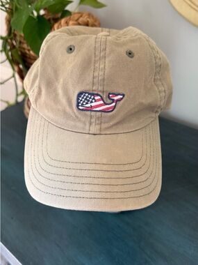 Vineyard Vines  flag whale hat in khaki.